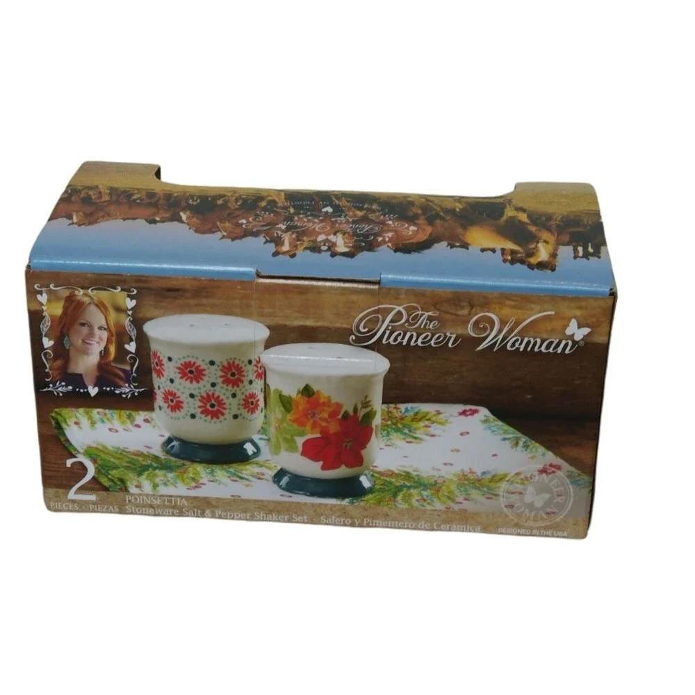 NWT Pioneer Woman Salt and Pepper Poinsettia shaker set